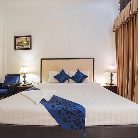 Homesyn Hotel Phnom-Penh Buitenkant foto